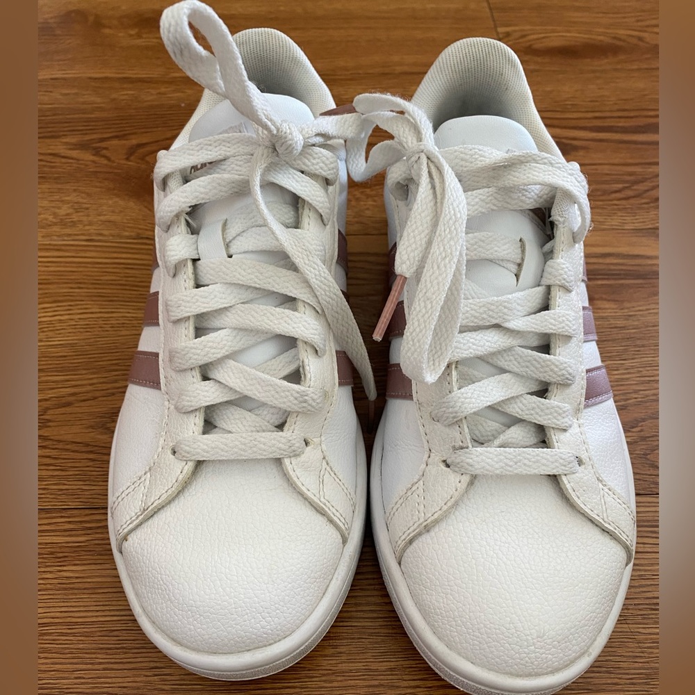 Adidas Women’s Size 6.5 Cloud foam Ortholite Sneakers